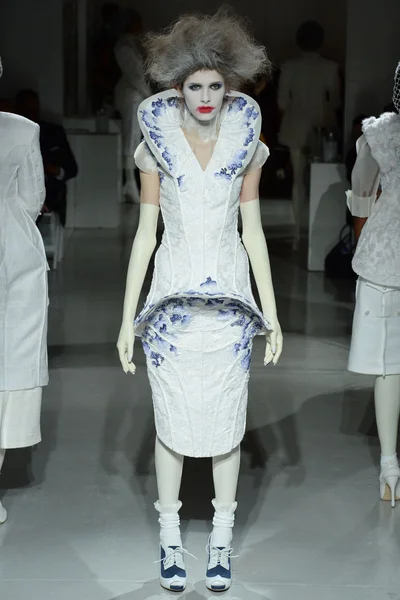 Look 25